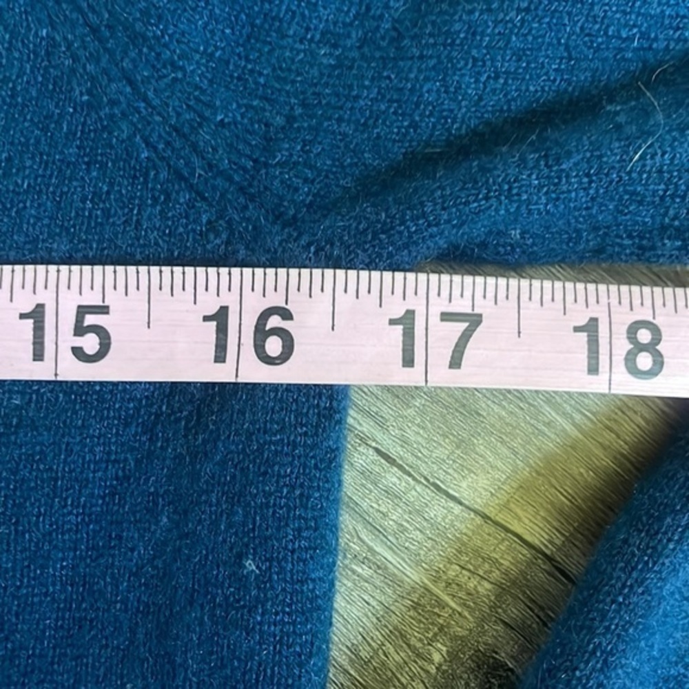 Enzo Montanari sweater 100% Cashmere blue v neck size Small Softgirl - Picture 9 of 11
